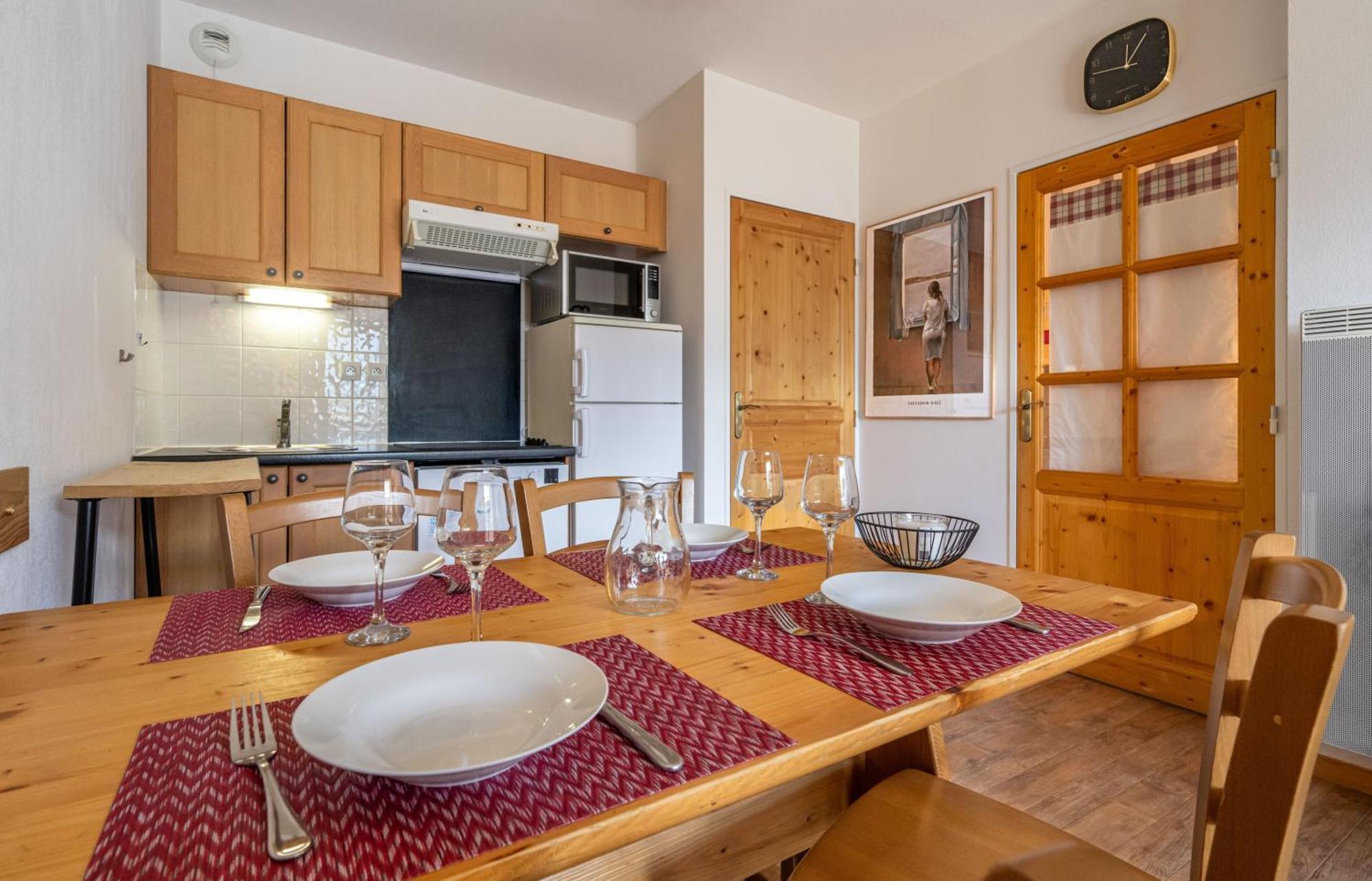 Au Pied Des Pistes Avec Piscine Apartment *